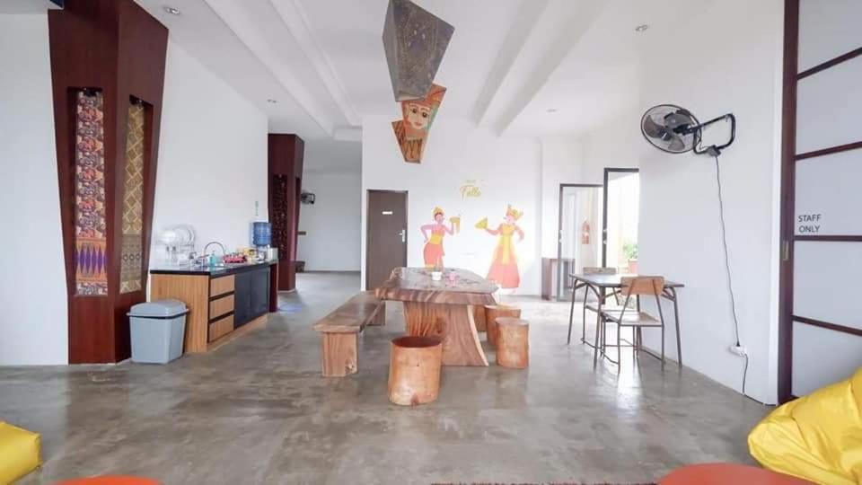 Fello B&B Hostel Legian  Luaran gambar