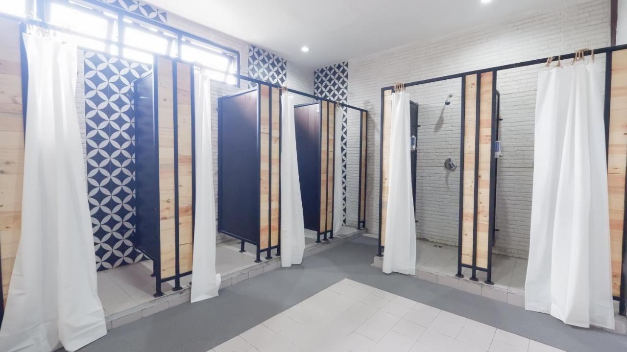 Fello B&B Hostel Legian  Luaran gambar